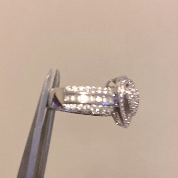 925 Sterling Silver Heart Ring - Picture 3 of 8